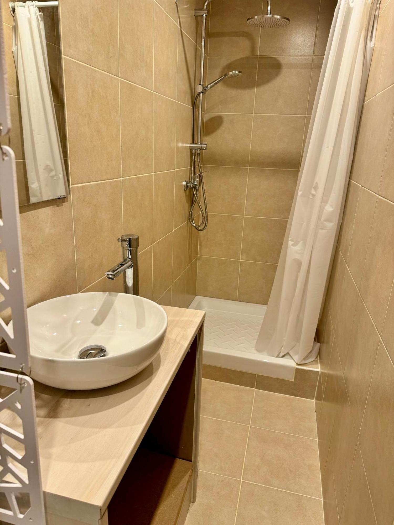 Appartement Lumineux Et Renove Pres De Montmartre "Amelie" Paris Ngoại thất bức ảnh